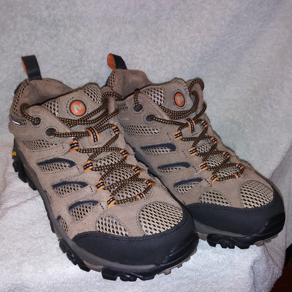 Merrell men's Hiking shoes. Size: 9